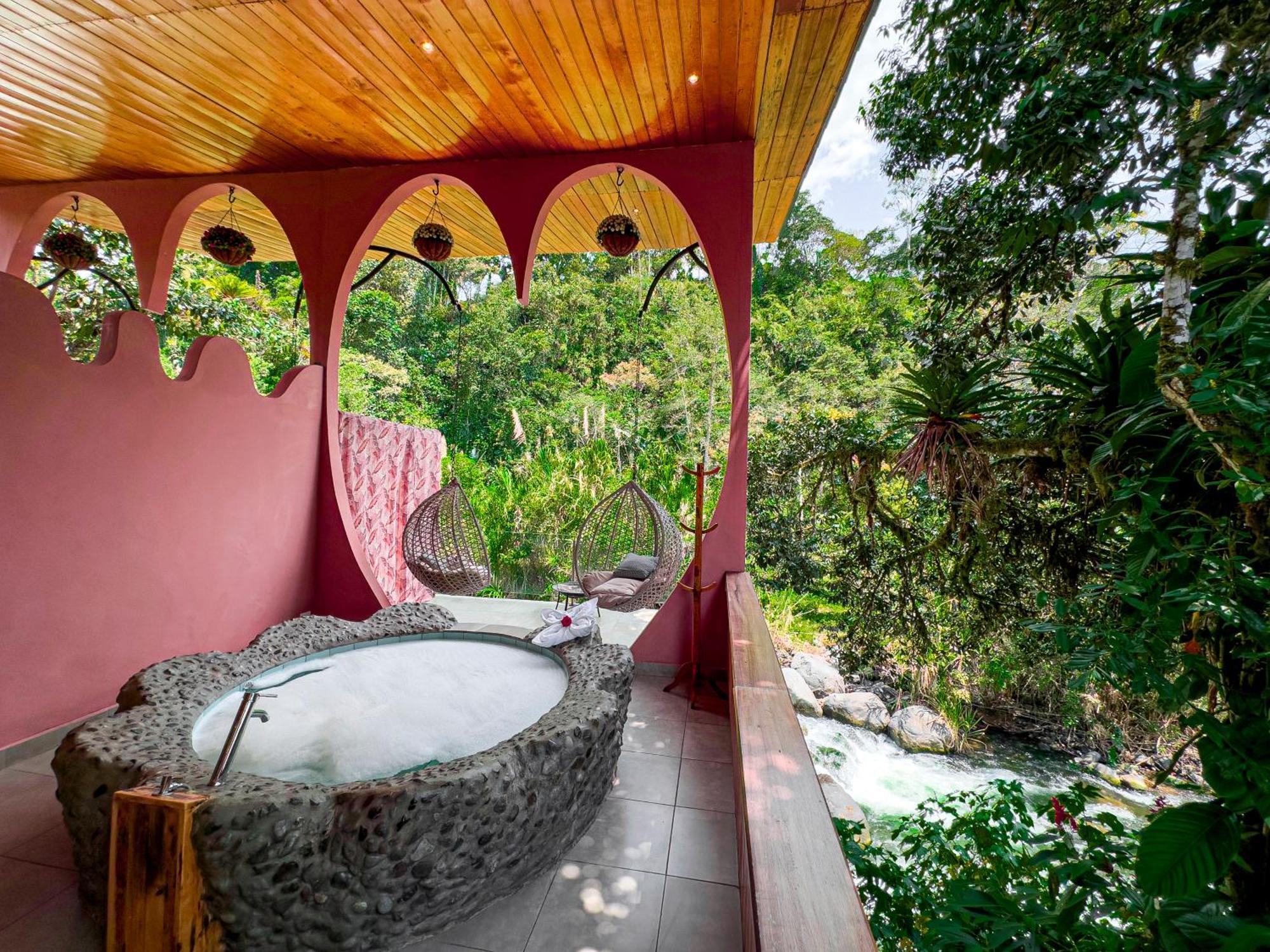 Saguamby Mindo Lodge Экстерьер фото