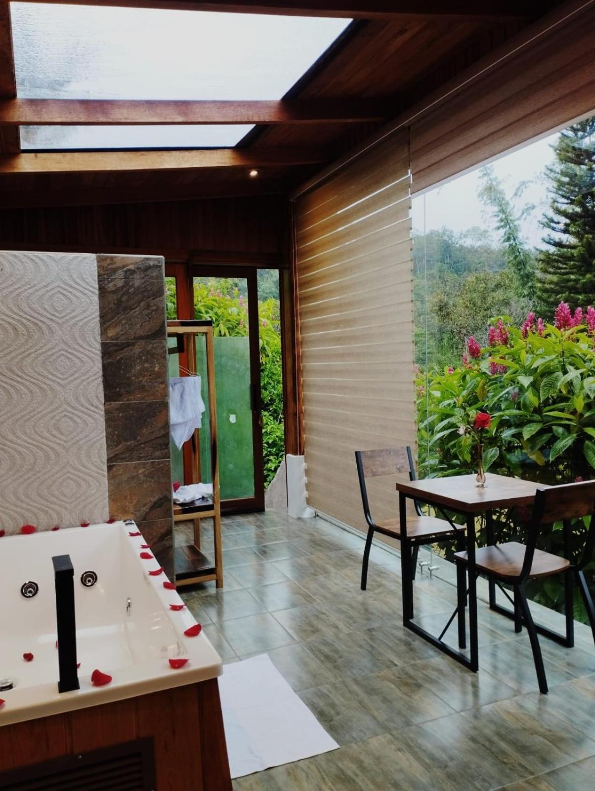 Saguamby Mindo Lodge Экстерьер фото